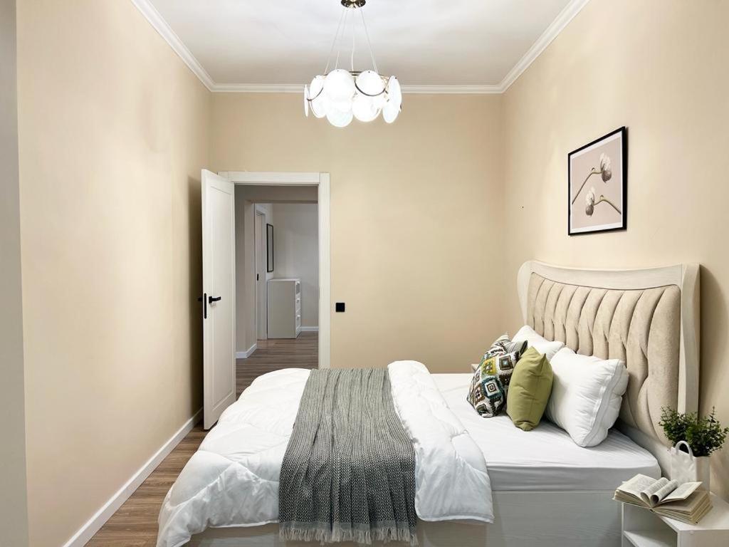 2х комнатная бизнес класса Apartment Almaty